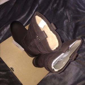 Water resistant UGG boots